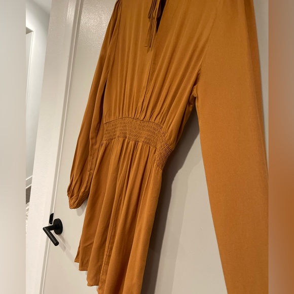 NWT - Cutout Peasant-Sleeve Mini Dress Size L - Picture 10 of 17